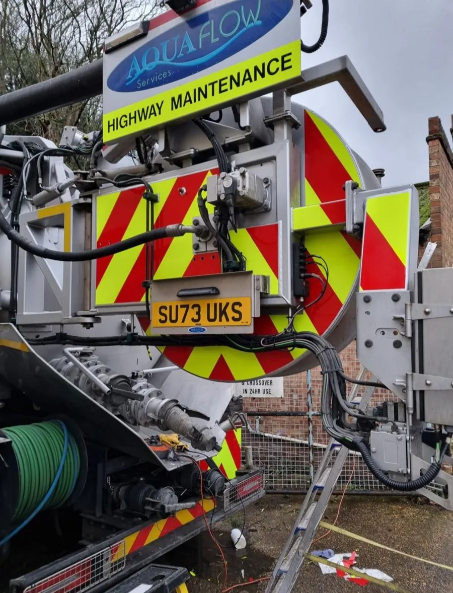 Aquaflow Services highway maintenance specialist vehicle Chapter 8 markings by Talion Graffix