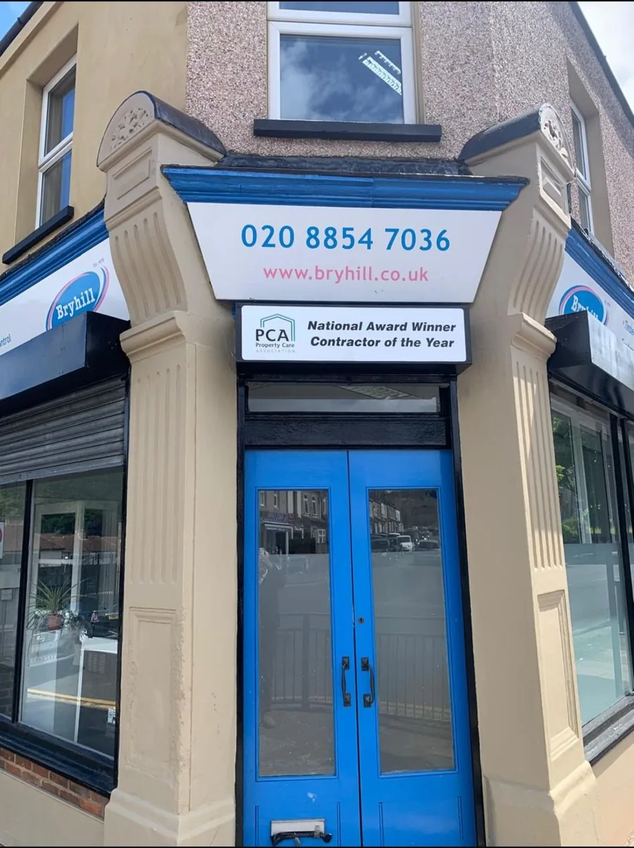 Bryhill shop front and fascia signage by Talion Graffix